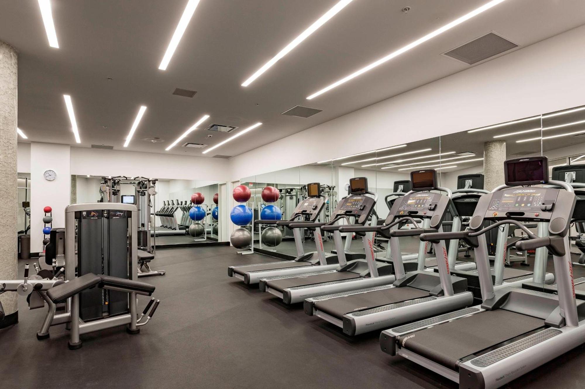 Courtyard By Marriott Long Island City/New York Manhattan View Buitenkant foto